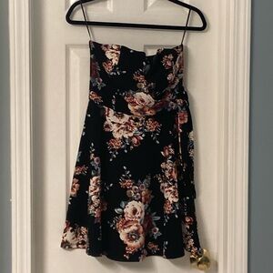 Black Jun & Ivy floral print dress in size small.